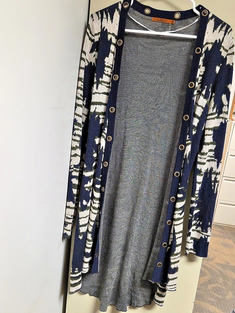 bellini Abstract Knit Cardigan in Navy & Off White Size Medium Like New